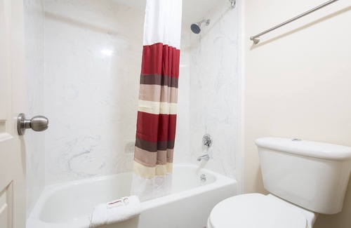 Irondale Hotel | Red Roof Inn PLUS+ Birmingham East - Irondale/ Airport