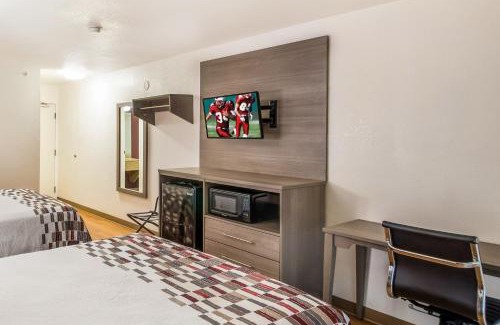 Rochester Hotel | Red Roof Inn Rochester - Airport