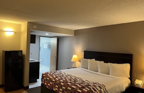 Westampton Hotel | Red Roof Inn & Suites Mt Holly - McGuire AFB