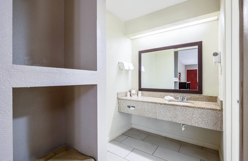 Sylacauga Hotel | Red Roof Inn Sylacauga