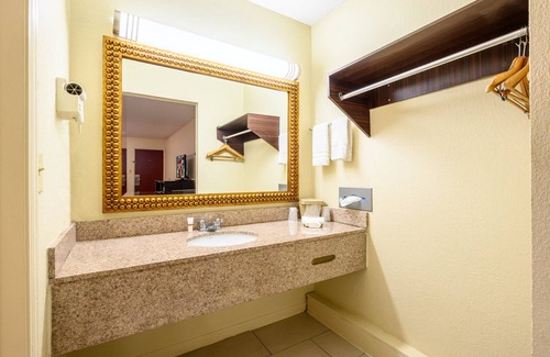 Sylacauga Hotel | Red Roof Inn Sylacauga