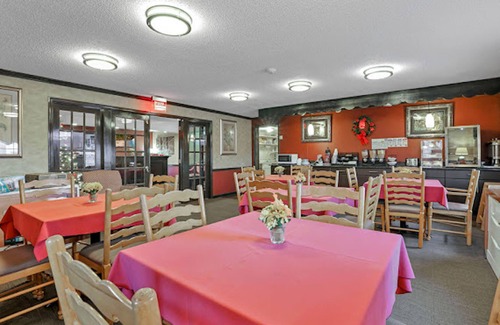 Uhrichsville Hotel | Red Roof Inn Uhrichsville