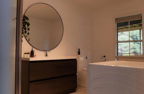 Bicheno Casa | Redbill Surf Shack - SO Close to Redbill Beach!