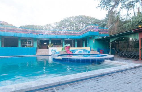 San Juan Hotel | RedDoorz @ Boondocks Cabins Resort
