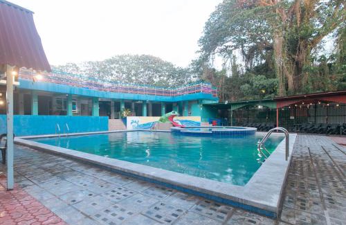 San Juan Hotel | RedDoorz @ Boondocks Cabins Resort