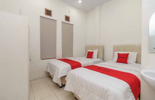 Hutagodang Hotel | RedDoorz @ Haraito Tarutung