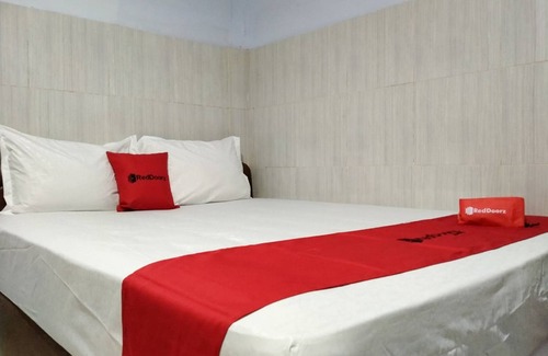 Sumenep Casa | RedDoorz @ Hotel Surabaya Sumenep