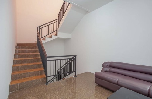 Gubeng Hotel | Reddoorz @ Kertajaya Surabaya