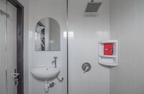 Balikpapan Hotel | RedDoorz near E Walk Mall Balikpapan