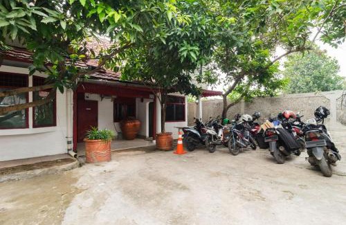 South Tangerang Casa | RedDoorz near Universitas Pamulang