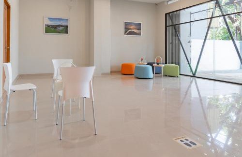 Bandung Hotel | RedDoorz Plus @ Karapitan Street