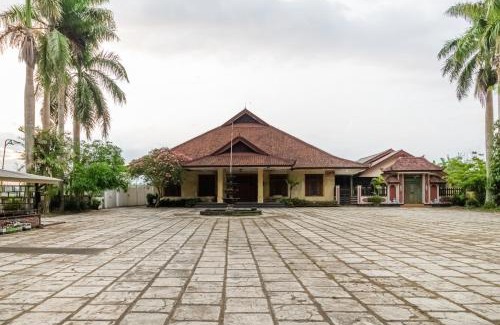Malang Casa | RedDoorz Syariah near Gor Ken Arok