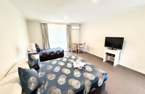 Mathoura Hotel | Redgum Motel