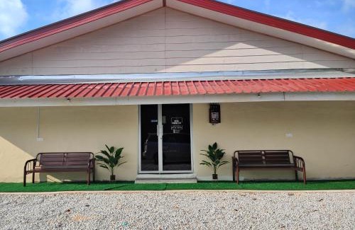 Kampung Penarik Hotel | Reds Roomstay Pantai Penarik 2