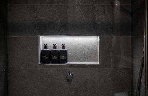 Bright Apartamento | Reed Townhouse - Art House Townhouses