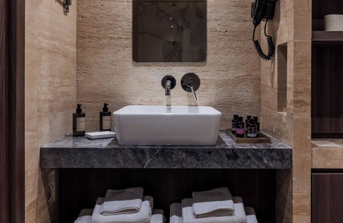 Marsalforn Hotel | Reef Hotel & Spa