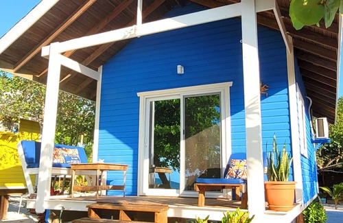 Roatan Cabaña | Reefside Retreat Blue Casita