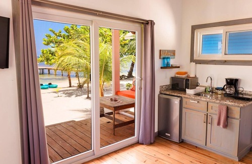 Roatan Cabaña | Reefside Retreat Orange Casita
