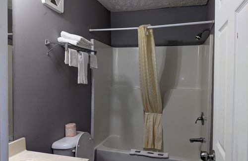 Tiptonville Hotel | Reelfoot Lake Inn