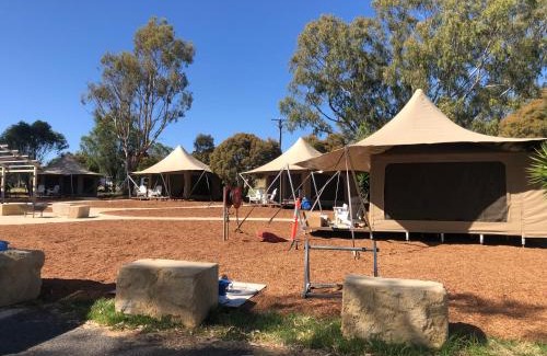 Keepit Hotel | Reflections Lake Keepit - Holiday Park