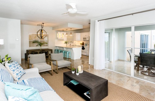 Seven Mile Beach Condominio | Regal Beach Club # 112