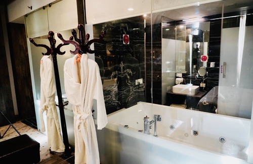 Nagpur Hotel | Regenta Central Hotel & Convention Nagpur