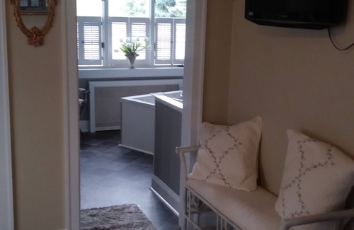 Moosic Casa | The Guest House en The Regina House Tea Room