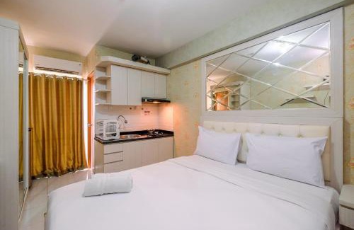 Depok Apartamento | Relax and Homey Studio Room at Cinere Resort Apartment By Travelio