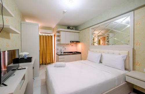 Depok Apartamento | Relax and Homey Studio Room at Cinere Resort Apartment By Travelio