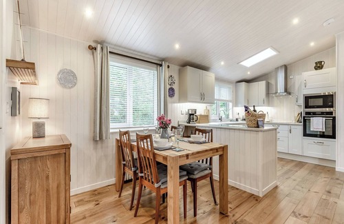 Hundall Cabaña | Alojamiento de 2 habitaciones en Mercia Marina, near Derby