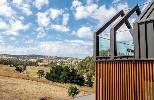 Ravenswood Casa | Relax and rejuvenate around beautiful countryside and meet our friendly alpacas