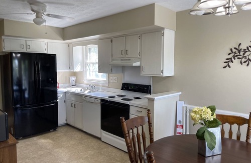 Middletown Casa | Relax and roam, close to shop and eateries and 1 mile expressway