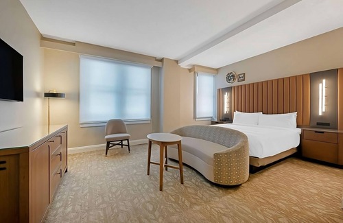 Downtown Tampa Hotel | Relax and Unwind at our Tampa Hideaway! Pet-friendly Property, Free Shuttle!