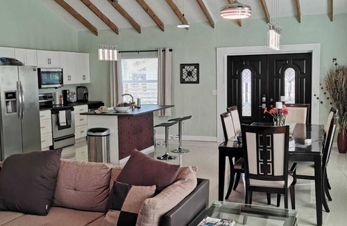 Conch Bar Villa | Relax and unwind in this quiet charming beachside village