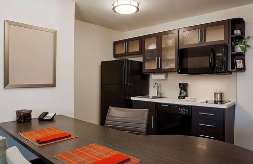 Mount Laurel Hotel | Relax and Recharge! Free Parking, Pets Allowed, Near Lincoln Financial Field