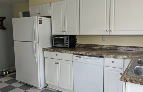 Erie Cabaña | Relax at Moon Dogs Getaway!