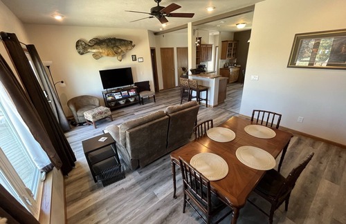 Pierre Casa | Relax at Spring Creek - Hunting, Fishing, and Fun at the Lake