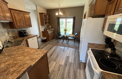 Pierre Casa | Relax at Spring Creek - Hunting, Fishing, and Fun at the Lake