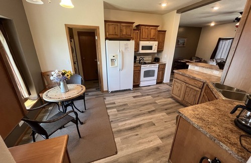 Pierre Casa | Relax at Spring Creek - Hunting, Fishing, and Fun at the Lake