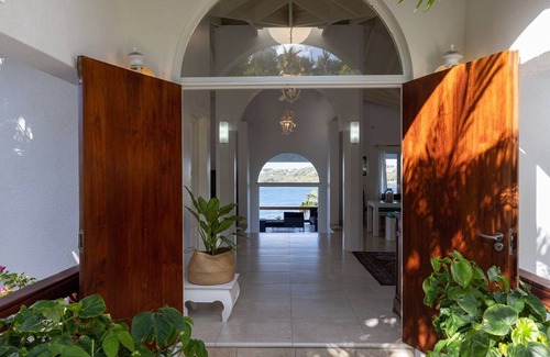 Arawak Hill Villa | Impresionante Lujo Waterfront Villa En Granada