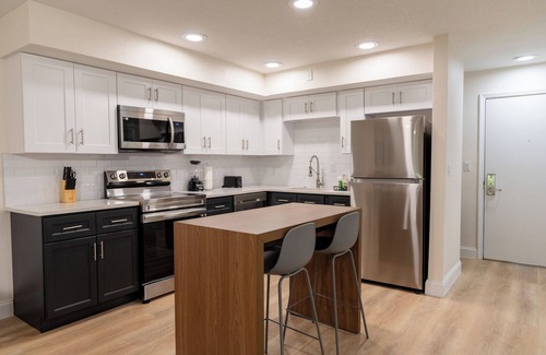 Florida Central Atlantic Coast Hotel | Relax in a Fully Equipped 3BR w/Kitchen & Pool Access – Minutes from Disney