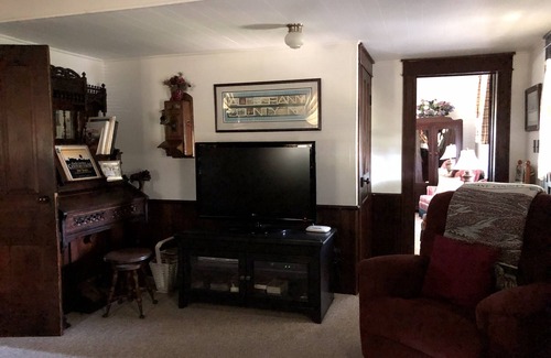 Sparta Otro | Relájese en una tranquila casa de campo en las montañas Blue Ridge. Disfruta de eventos locales