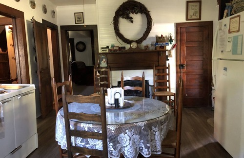 Sparta Otro | Relájese en una tranquila casa de campo en las montañas Blue Ridge. Disfruta de eventos locales