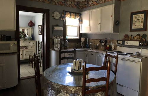 Sparta Otro | Relájese en una tranquila casa de campo en las montañas Blue Ridge. Disfruta de eventos locales