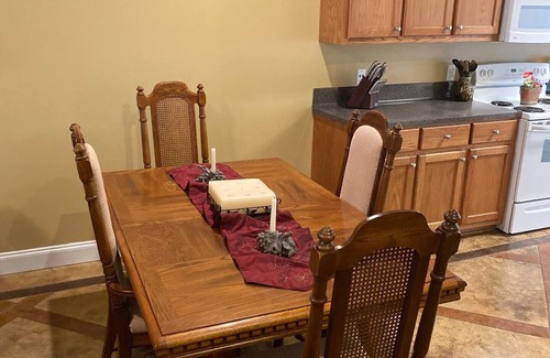 Tangipahoa Parish Casa | Relax in our beautiful New Orleans themed townhome