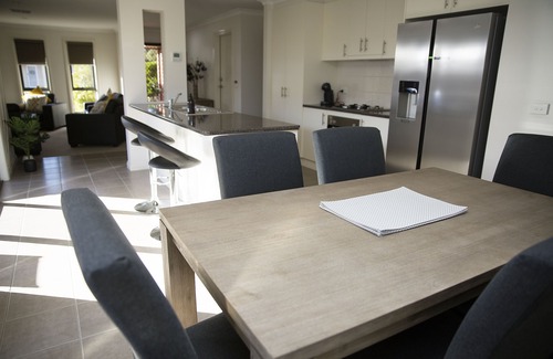 Red Cliffs Casa | Relájese en los acantilados rojos.