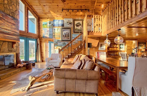 Hayesville Cabaña | RELAX! RELAX! Emaline's Cottage @ Lake Chatuge.."Bright, airy and comfortable!"