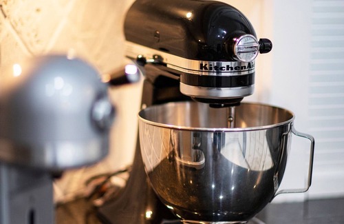 Bonita Springs Villa | NUEVO! Elegante villa en Bonita Springs! Moderno, con una piscina de agua salada de gran tamaño.