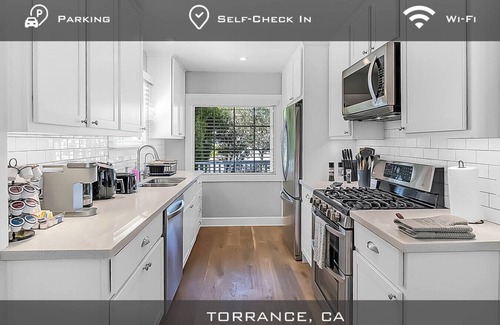 West Torrance Villa | Relaxed Beach Vibes Lodging