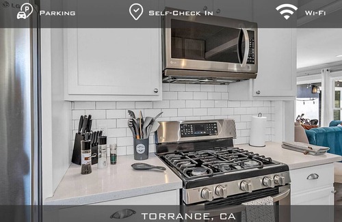 West Torrance Villa | Relaxed Beach Vibes Lodging